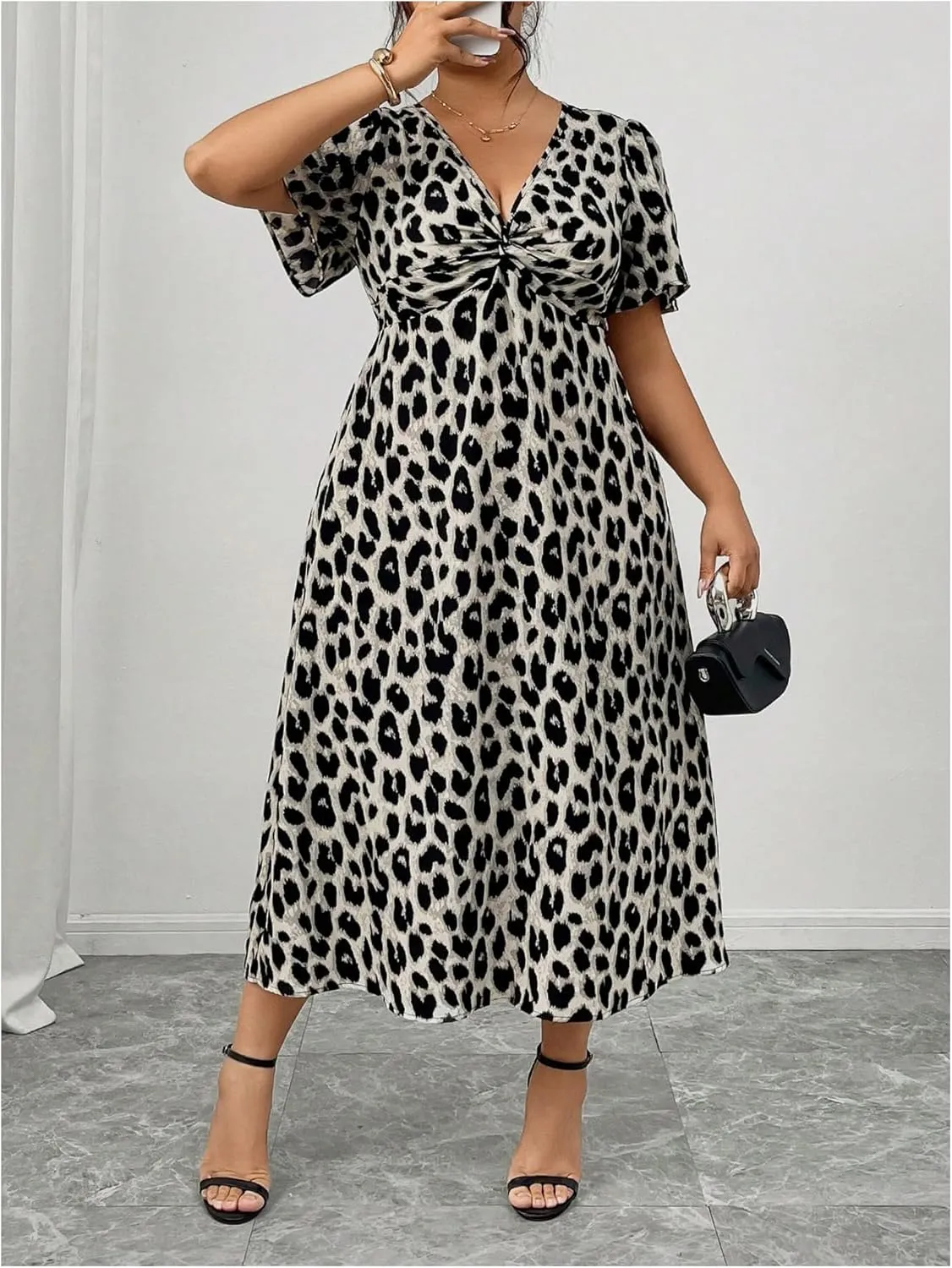 Floerns Women's Plus Size Cheetah Midi Dress Twist Front V Neck Short Sleeve A Line Dresses