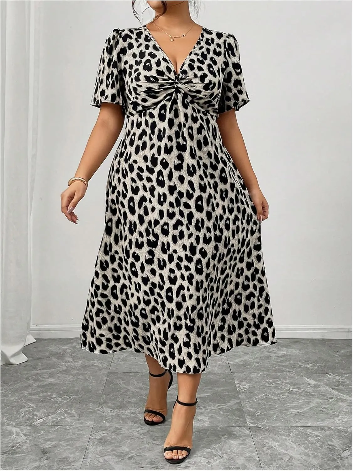 Floerns Women's Plus Size Cheetah Midi Dress Twist Front V Neck Short Sleeve A Line Dresses