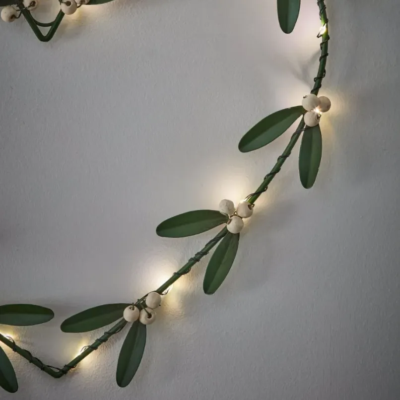 Mistletoe Heart - Battery Powered