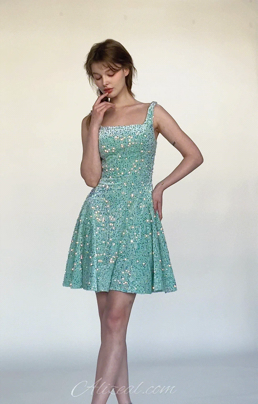 Square-Neck Wide Straps Sequins Pleated Dresses