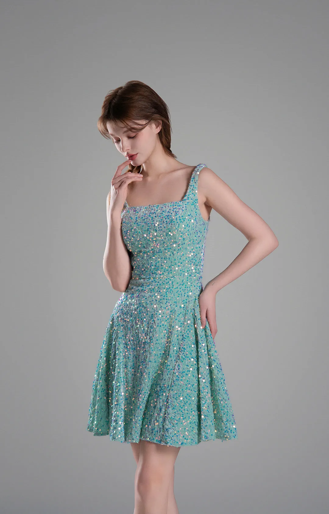 Square-Neck Wide Straps Sequins Pleated Dresses